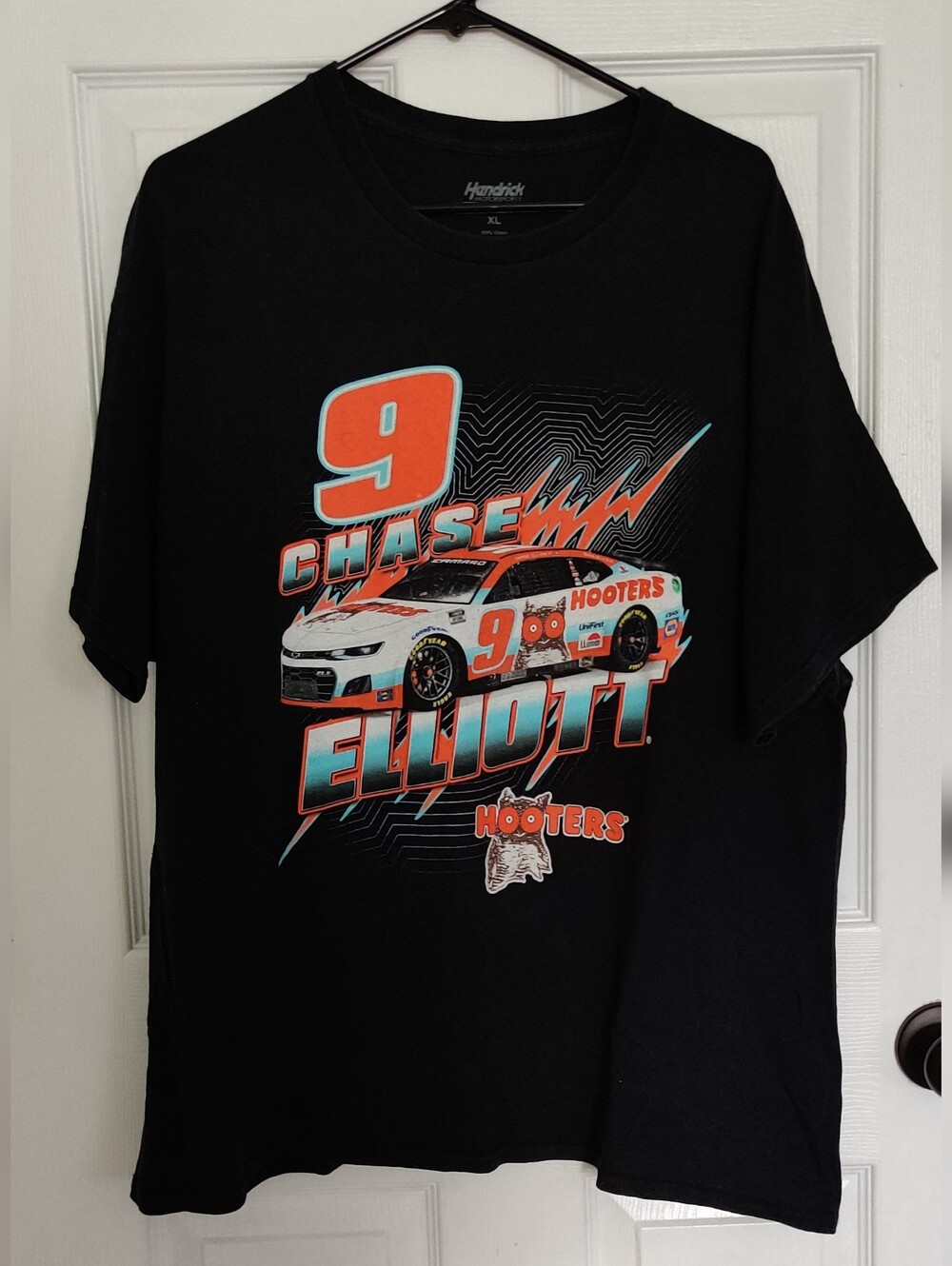 Men's Chase Elliott Hendrick Motorsports Team Collection Black Hooters T-shirt
